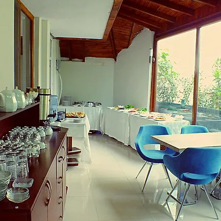 Flora & Hotel İznik