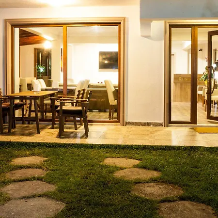 Flora & Hotel İznik