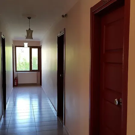 Flora & Hotel İznik
