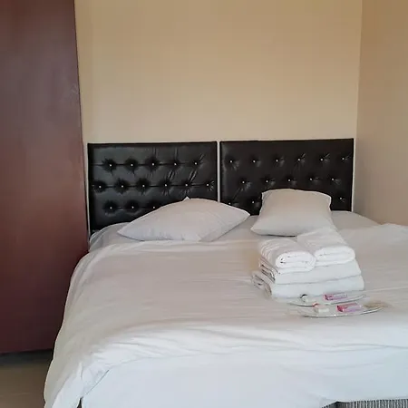 Flora Hotel&suites Otel *