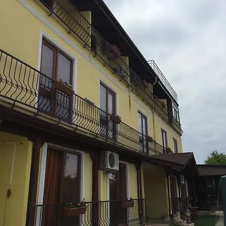 Flora & Hotel İznik