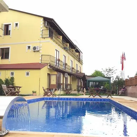 Otel Flora Hotel&suites *
