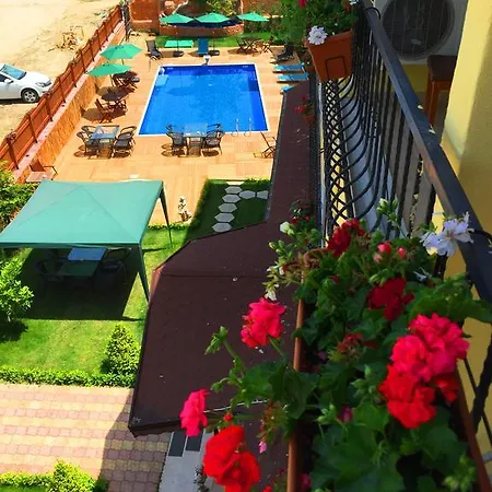Otel Flora Hotel&suites *