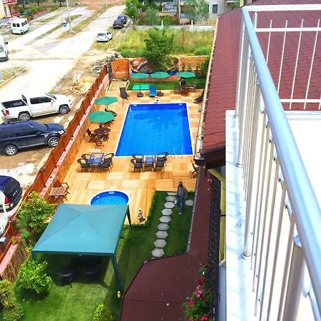 Flora Hotel&suites