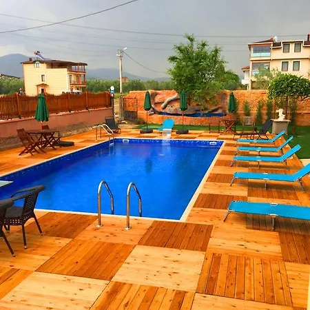 Hotel Flora & İznik