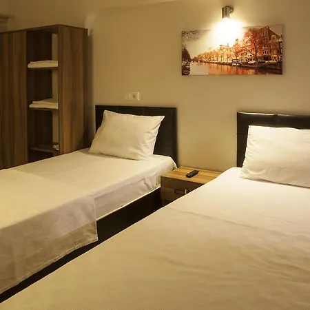 Flora Hotel&suites Otel *
